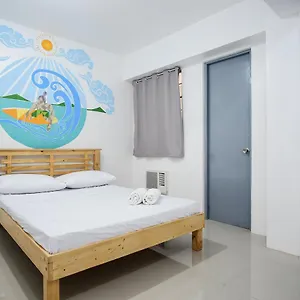 Frank Lloyd Apartelle , Manila Filipiny