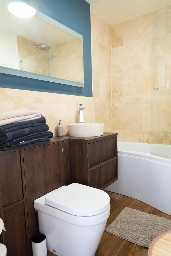 City Air Apartments - Shadwell - Great Transport Links London