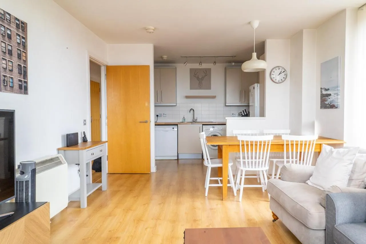 City Air Apartments - Shadwell - Great Transport Links London
