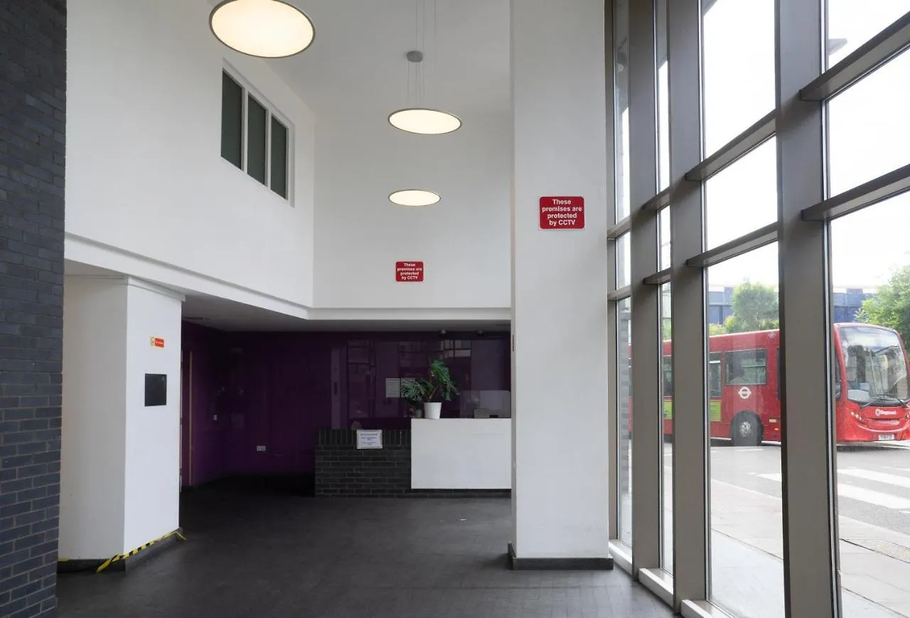City Air Apartments - Shadwell - Great Transport Links London