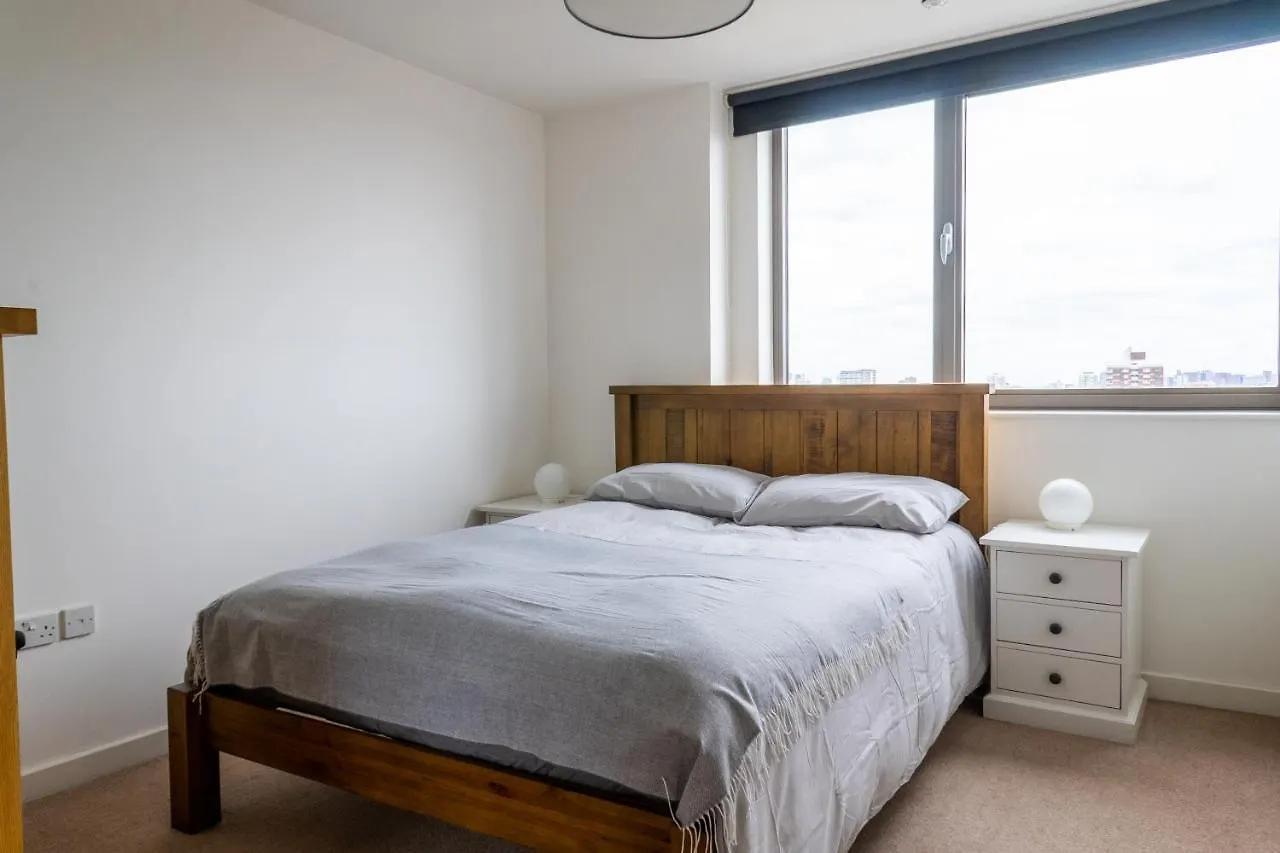 City Air Apartments - Shadwell - Great Transport Links London